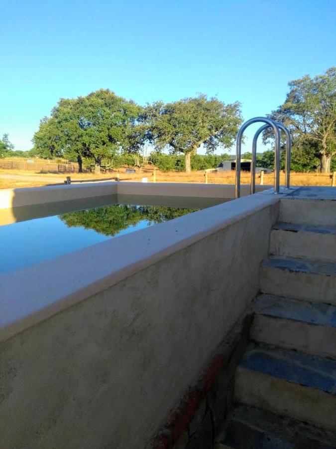 Eco-Lodge En La Reserva Privada Campanarios De Azaba - Proyecto De Conservacion Espeja エクステリア 写真