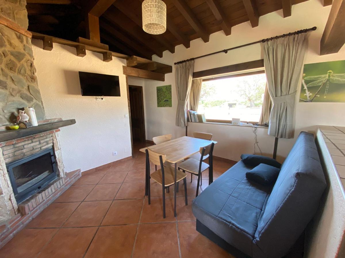 Eco-Lodge En La Reserva Privada Campanarios De Azaba - Proyecto De Conservacion Espeja エクステリア 写真