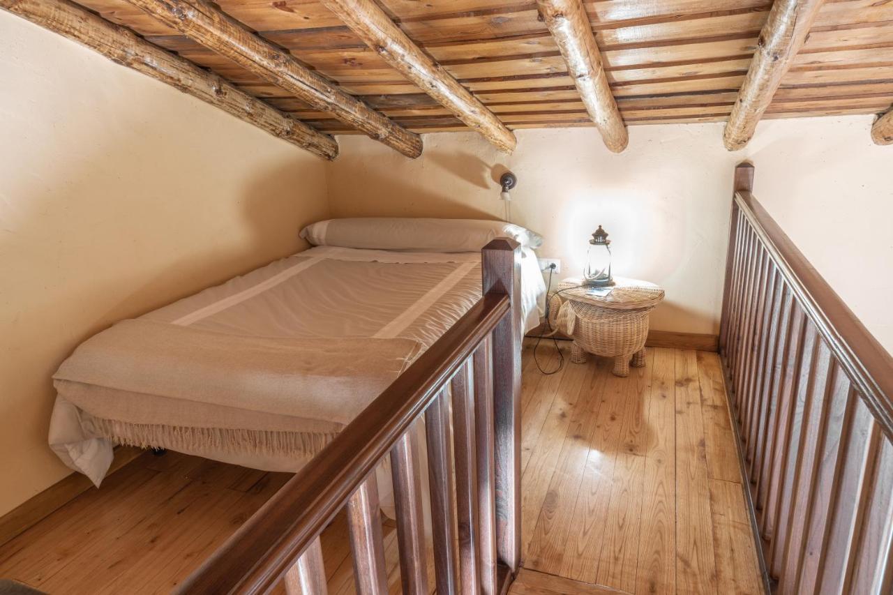 Eco-Lodge En La Reserva Privada Campanarios De Azaba - Proyecto De Conservacion Espeja エクステリア 写真